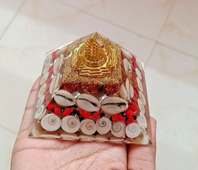 7 chakra hanger and vastu pyramid